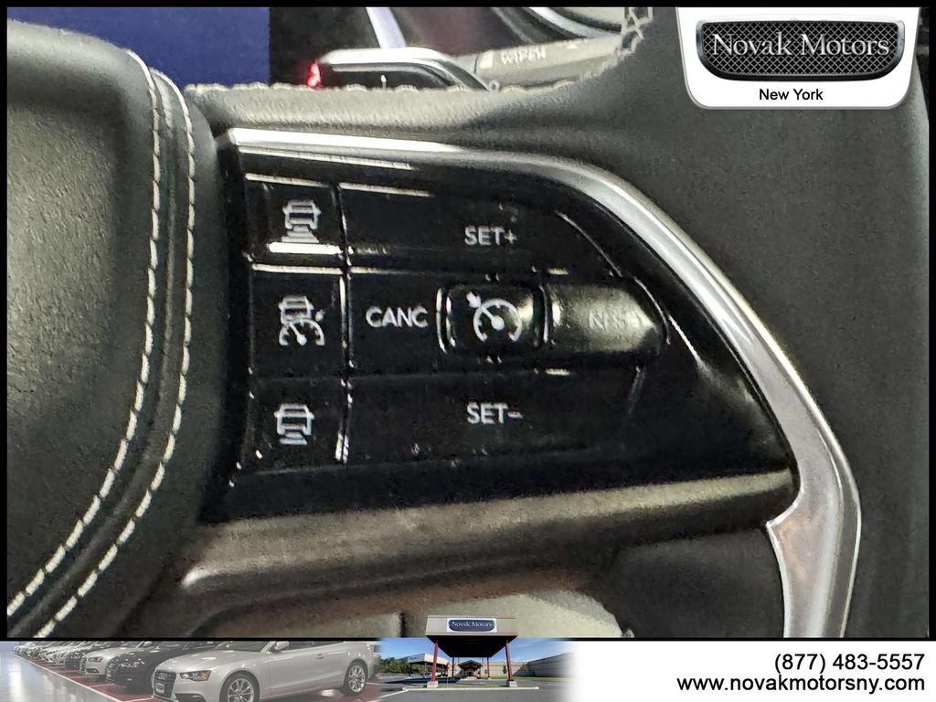 Used 2023 Jeep Grand Cherokee Overland AWD/4WD image 19