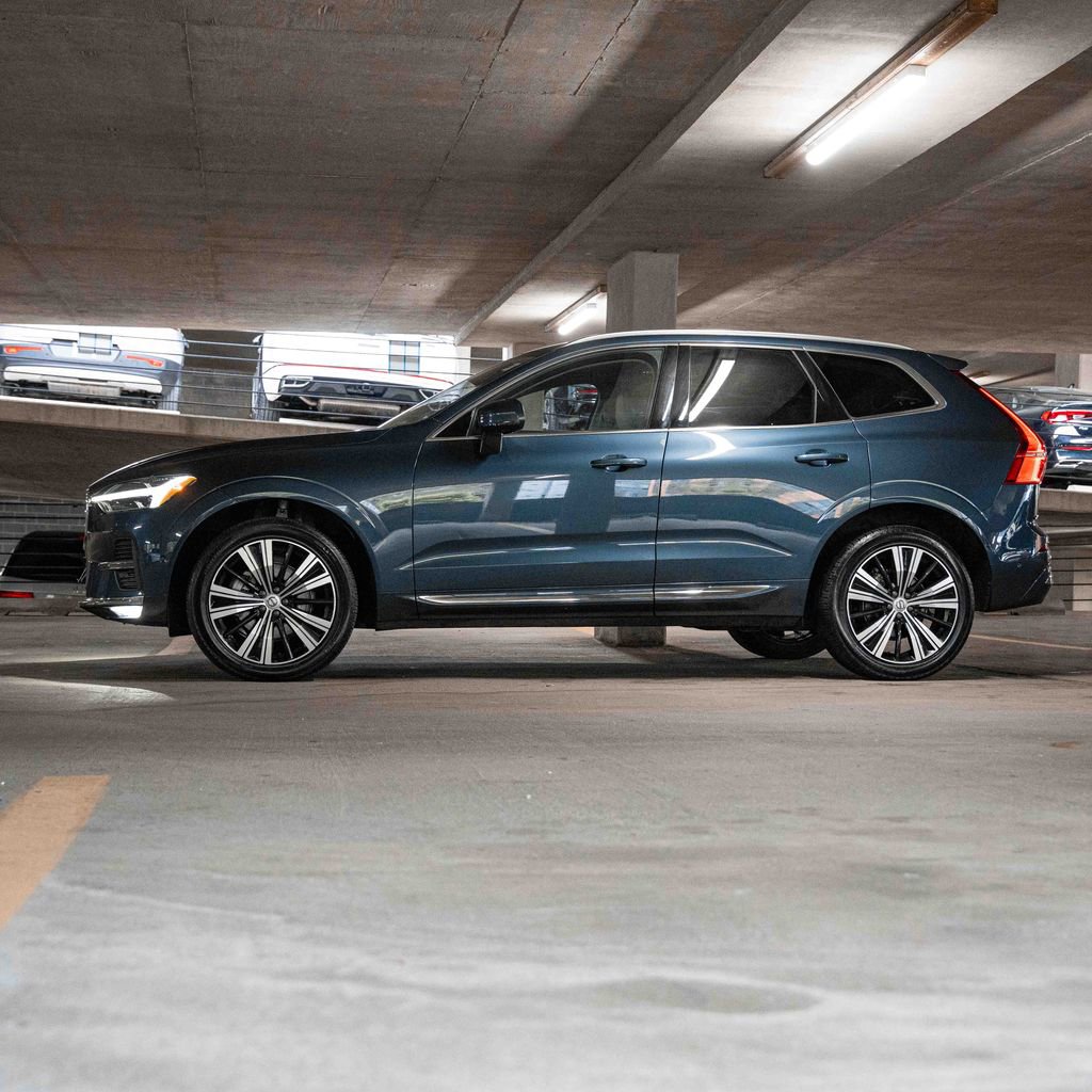 Certified 2023 Volvo XC60 B5 Plus w/ Climate Package AWD/4WD image 3