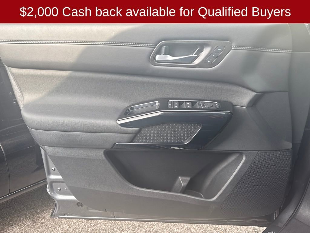 New 2026 Nissan Pathfinder Platinum image 11