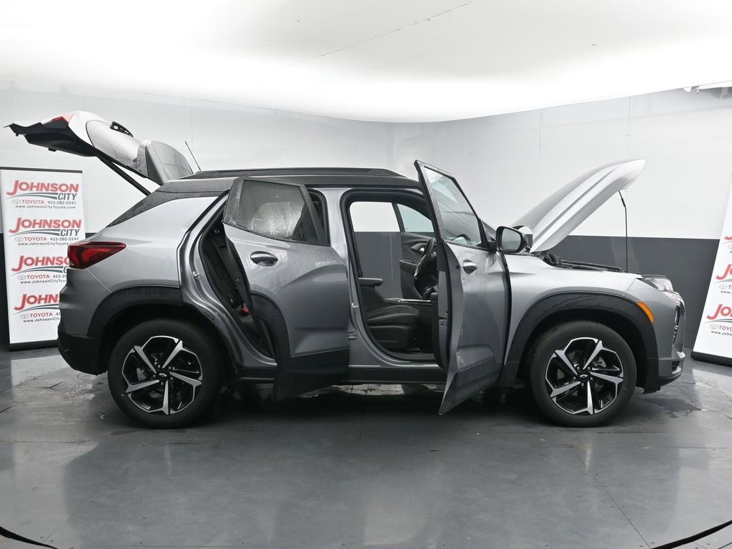 Used 2023 Chevrolet TrailBlazer RS w/ Sun and Liftgate Package image 27