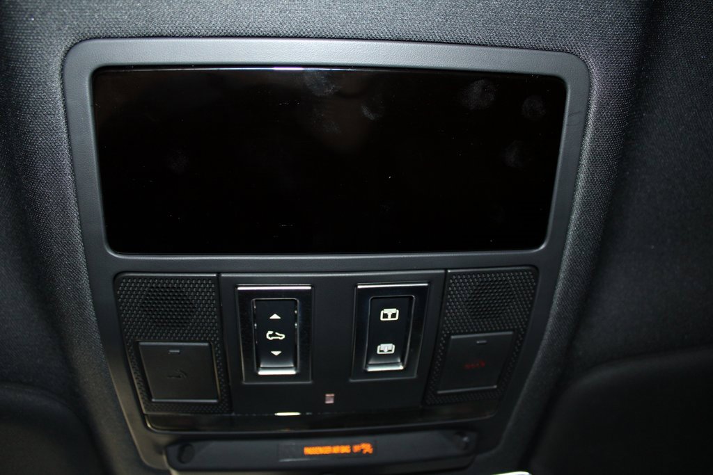 Used 2025 Land Rover Defender 110 X-Dynamic SE image 37