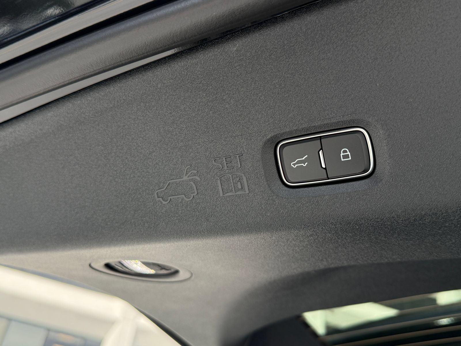 New 2026 Lincoln Navigator Reserve w/ Jet Appearance Package AWD/4WD image 18