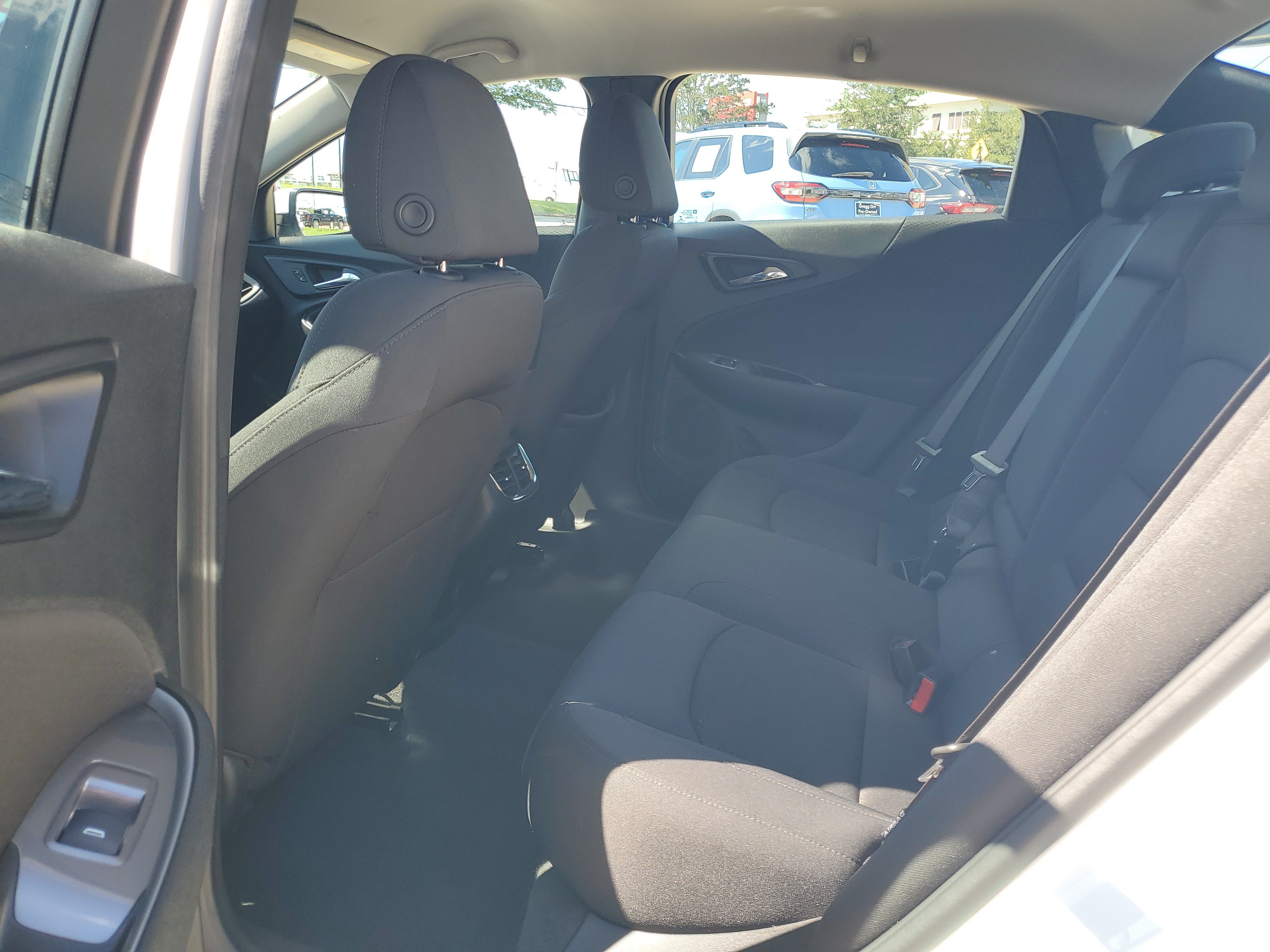 Used 2025 Chevrolet Malibu LT FWD image 25