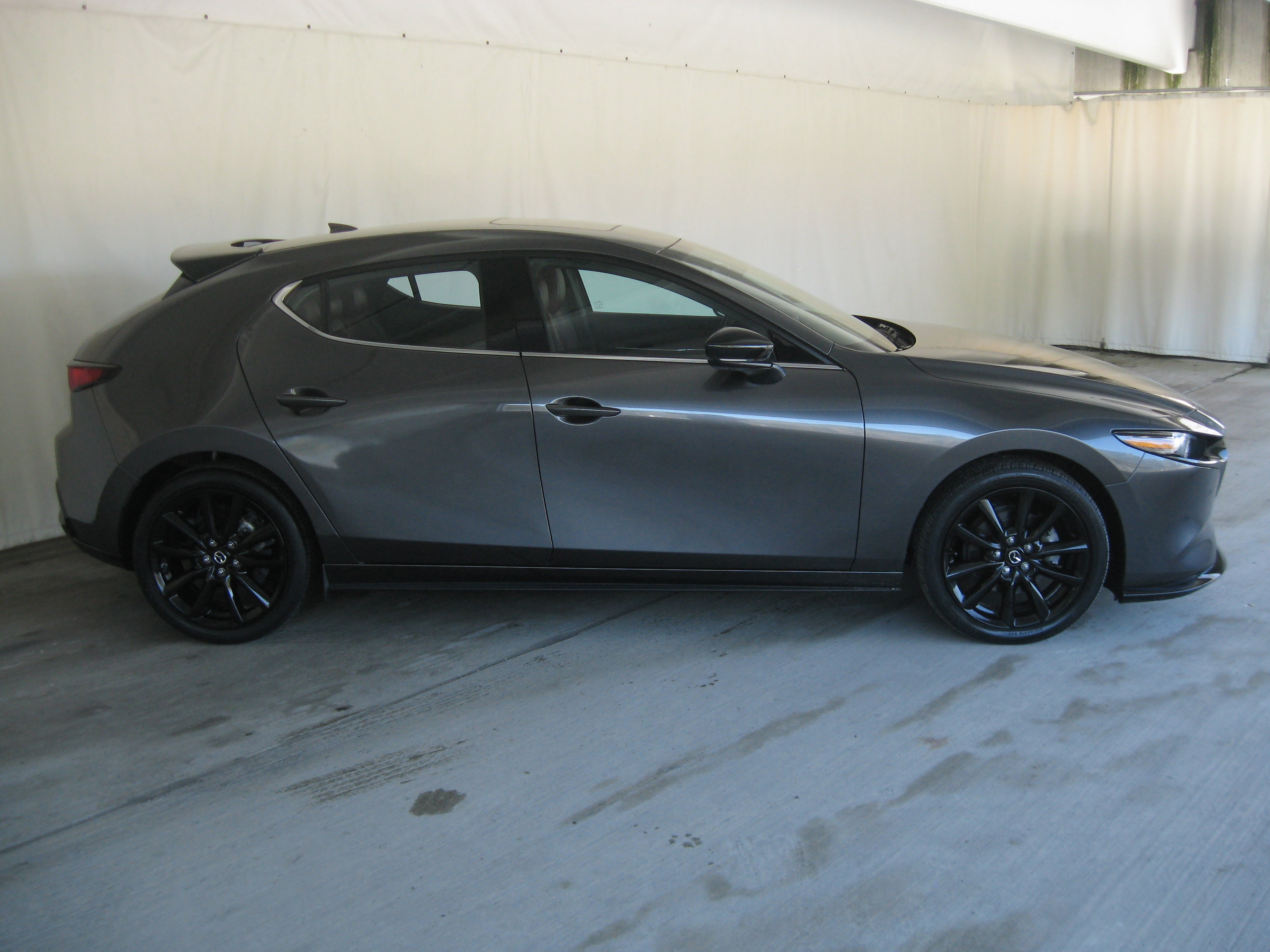 Used 2023 MAZDA MAZDA3 Hatchback w/Premium Plus Pkg image 6