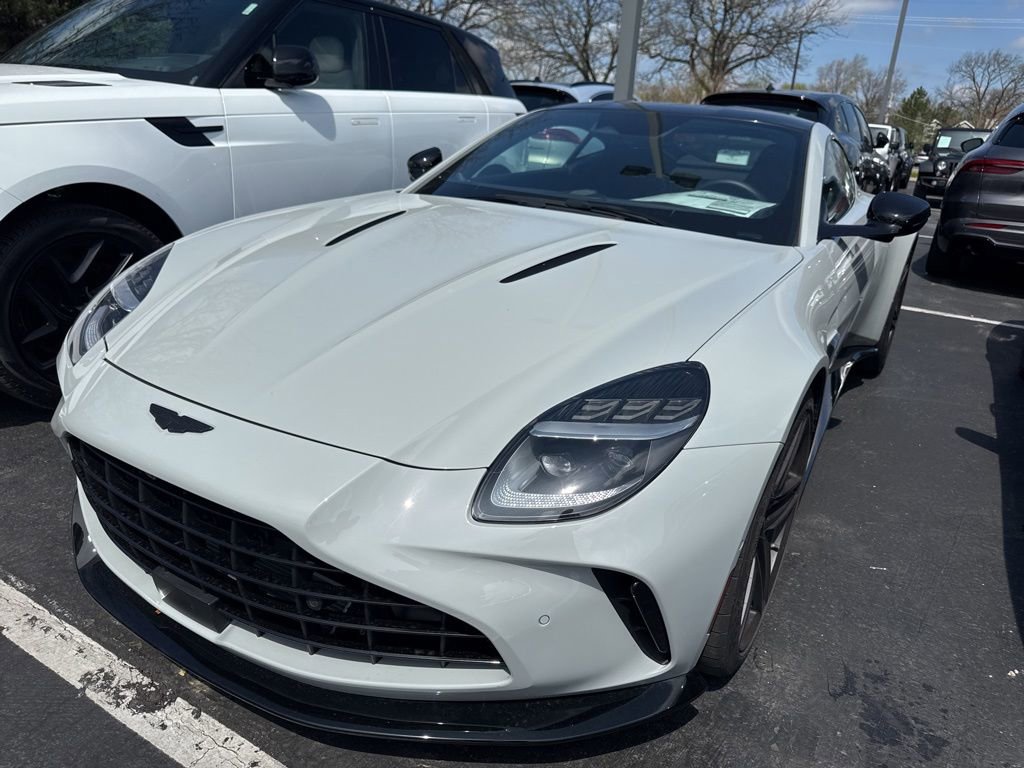 Used 2025 Aston Martin V8 Vantage Coupe image 1