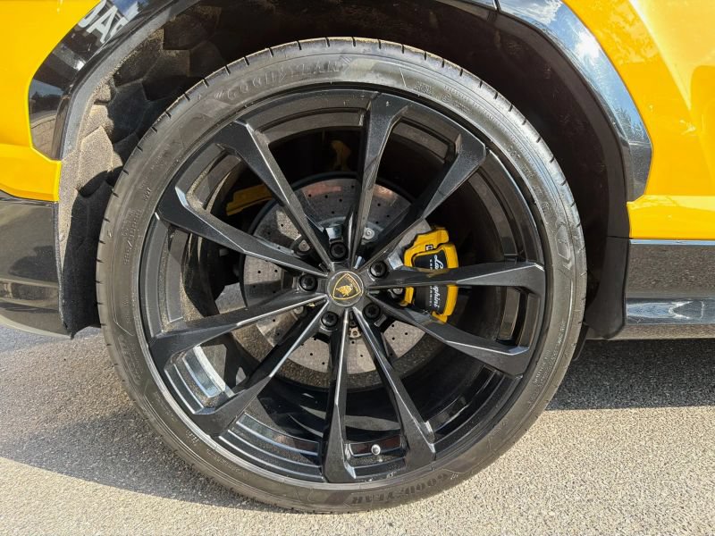 Used 2019 Lamborghini Urus AWD/4WD image 30