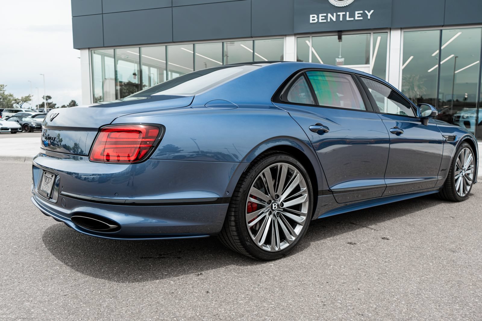 Certified 2025 Bentley Flying Spur Plug-In Hybrid AWD/4WD image 13