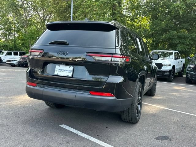 Used 2024 Jeep Grand Cherokee L Limited w/ Black Appearance Package AWD/4WD image 15