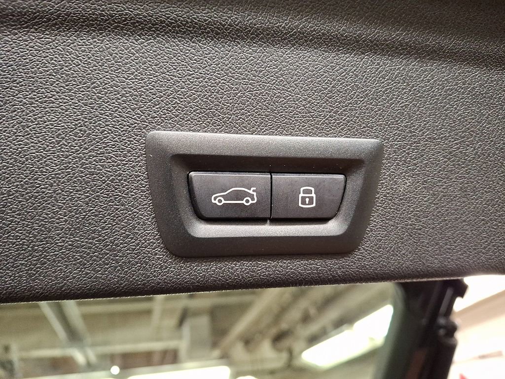 Used 2025 BMW X6 M60i AWD/4WD image 28