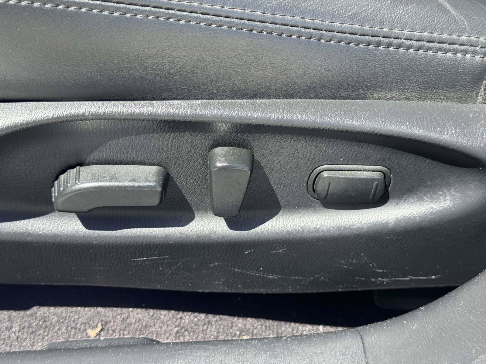 Used 2019 INFINITI Q70 Luxe AWD/4WD image 16