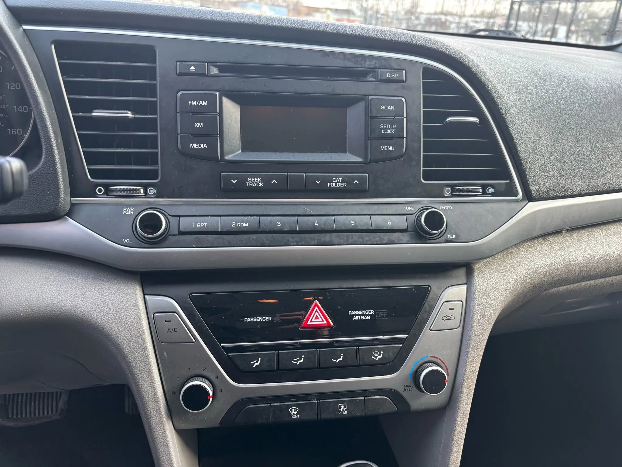 Used 2017 Hyundai Elantra SE image 23