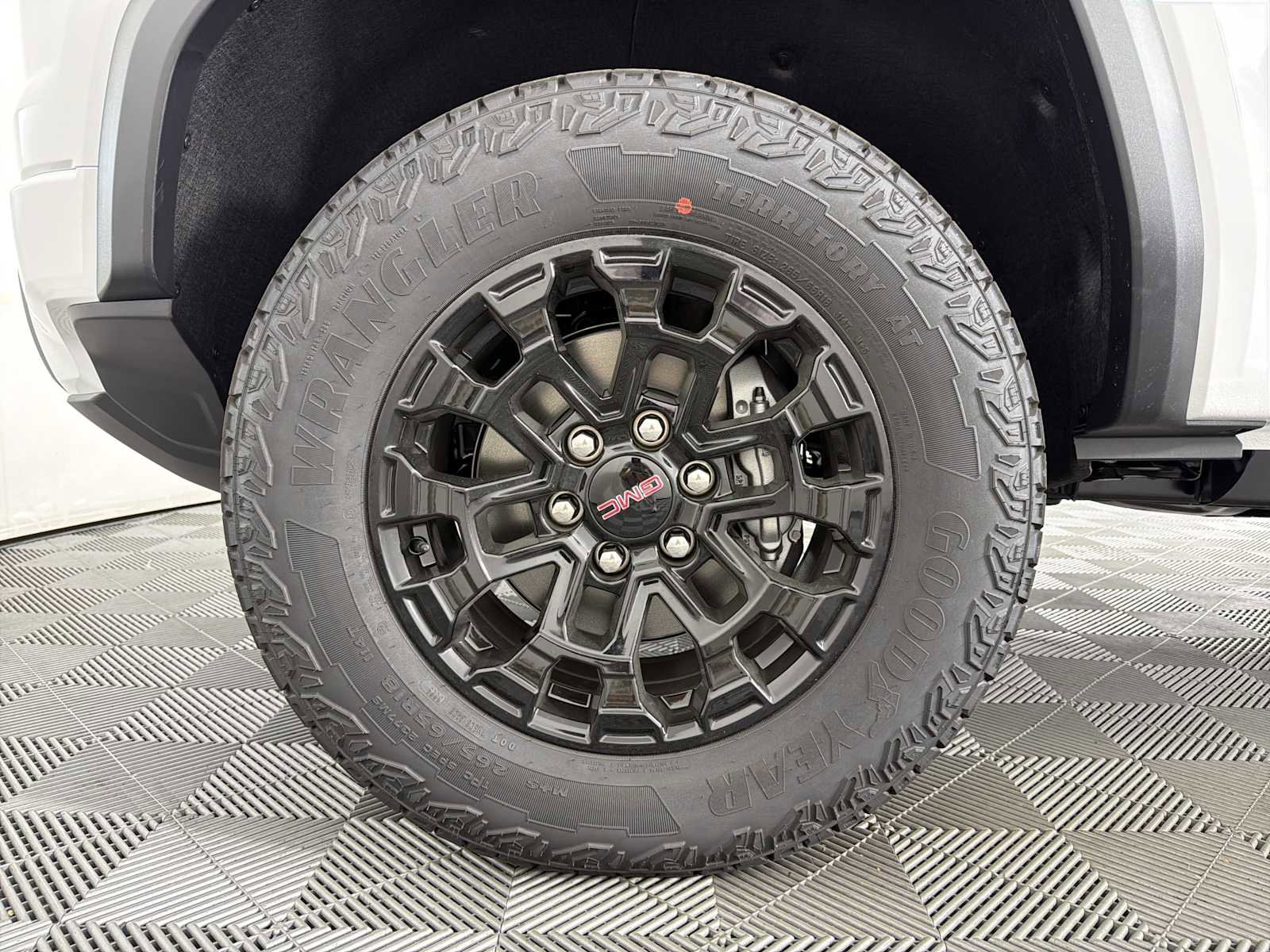 New 2026 GMC Canyon Elevation w/ Convenience Package image 18