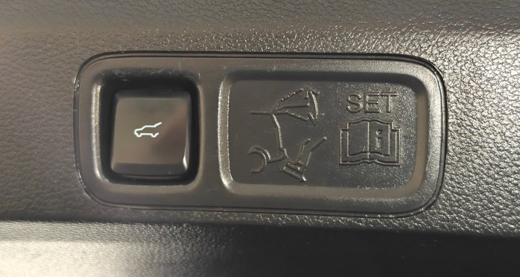 Used 2020 Ford Expedition Limited image 39