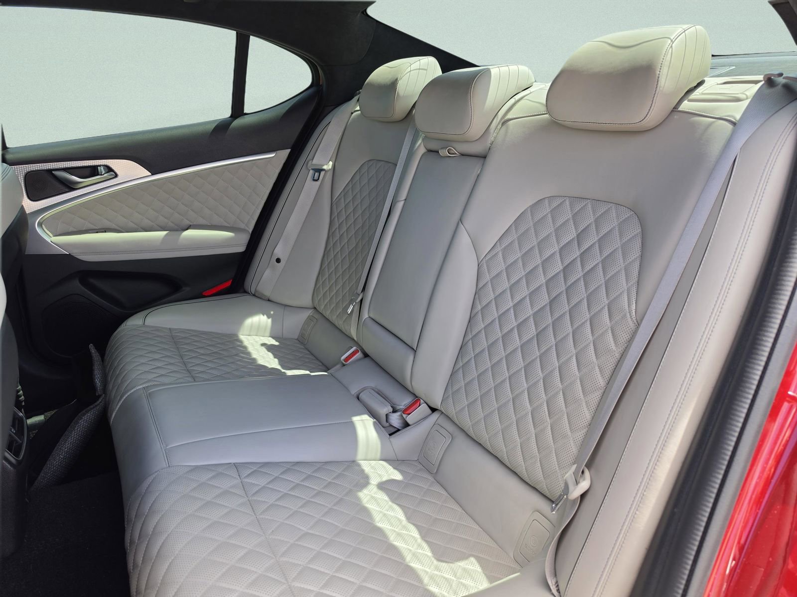 Used 2022 Genesis G70 3.3T RWD image 19