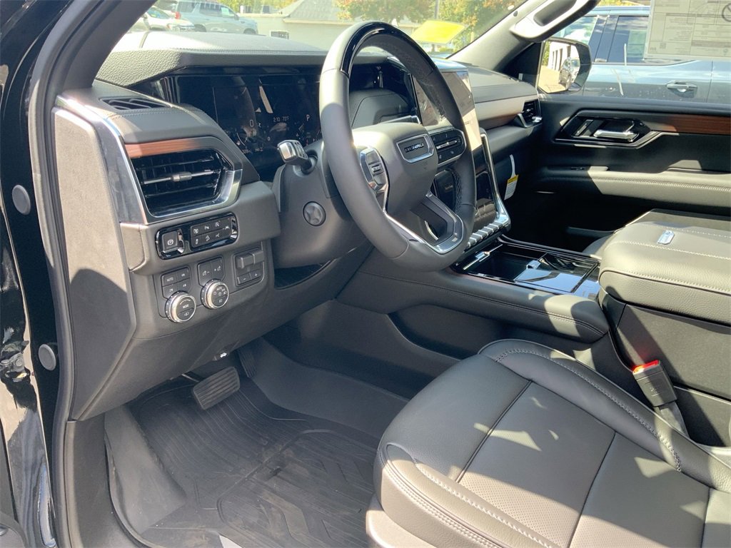 New 2025 GMC Yukon Denali w/ Denali Reserve Package image 12
