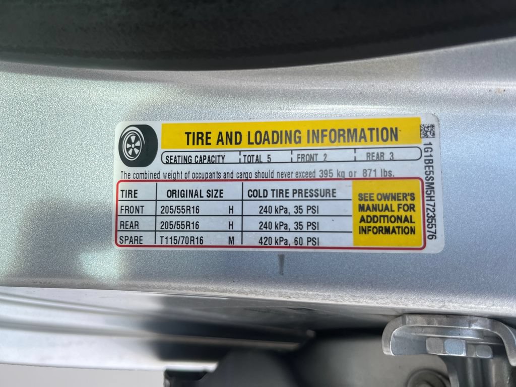 Used 2017 Chevrolet Cruze LT FWD image 20