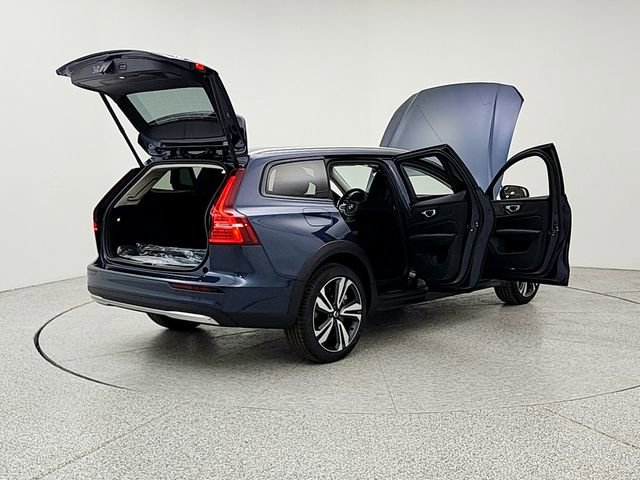 New 2026 Volvo V60 B5 Cross Country Plus w/ Climate Package image 11