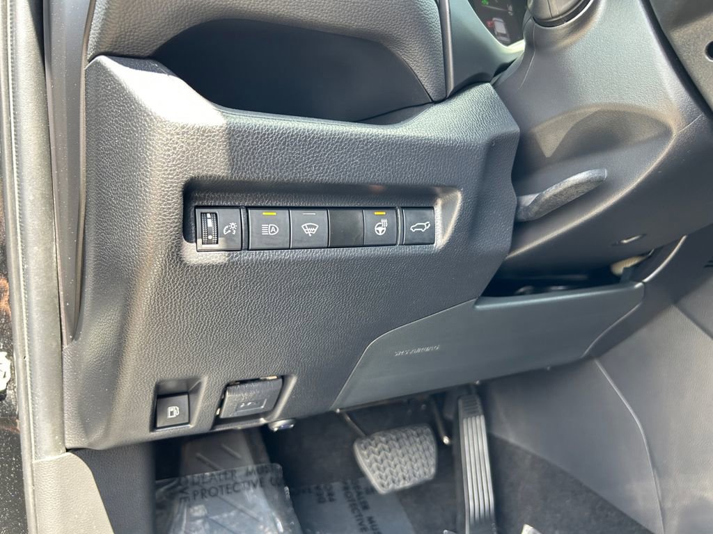 Used 2022 Toyota RAV4 XLE Premium image 21