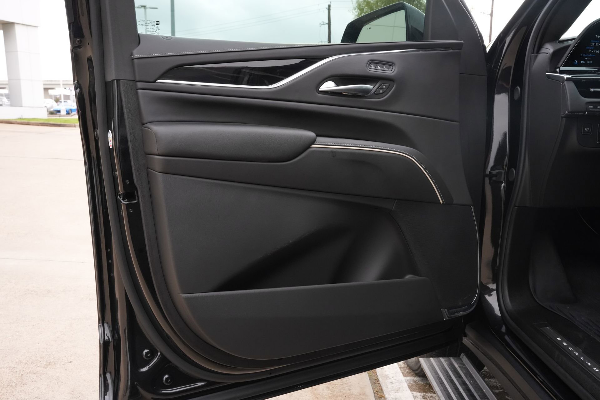 Certified 2024 Cadillac Escalade ESV V w/ Heavy-Duty Trailer Package image 19