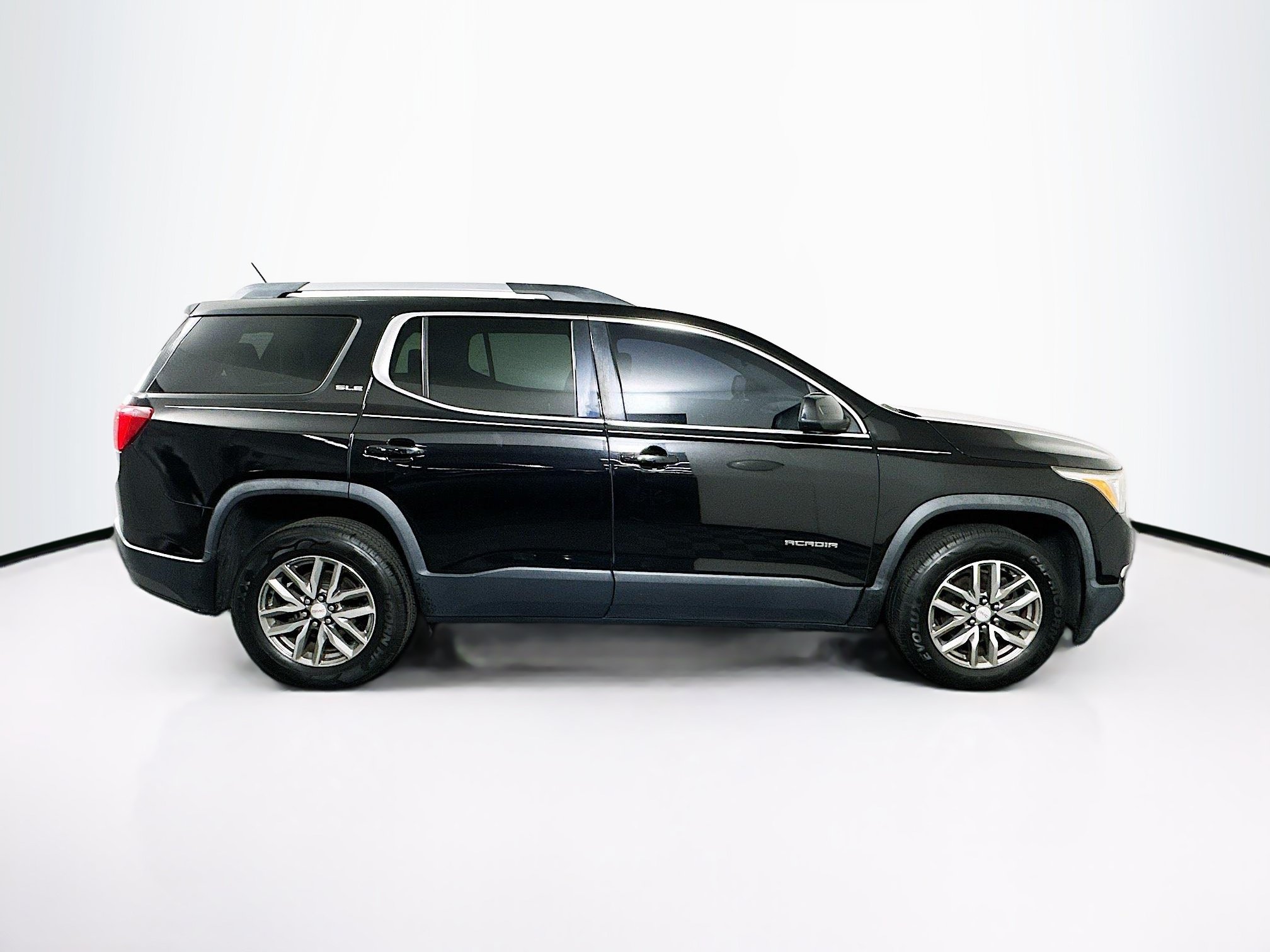Used 2017 GMC Acadia SLE w/ Driver Alert Package I FWD image 10