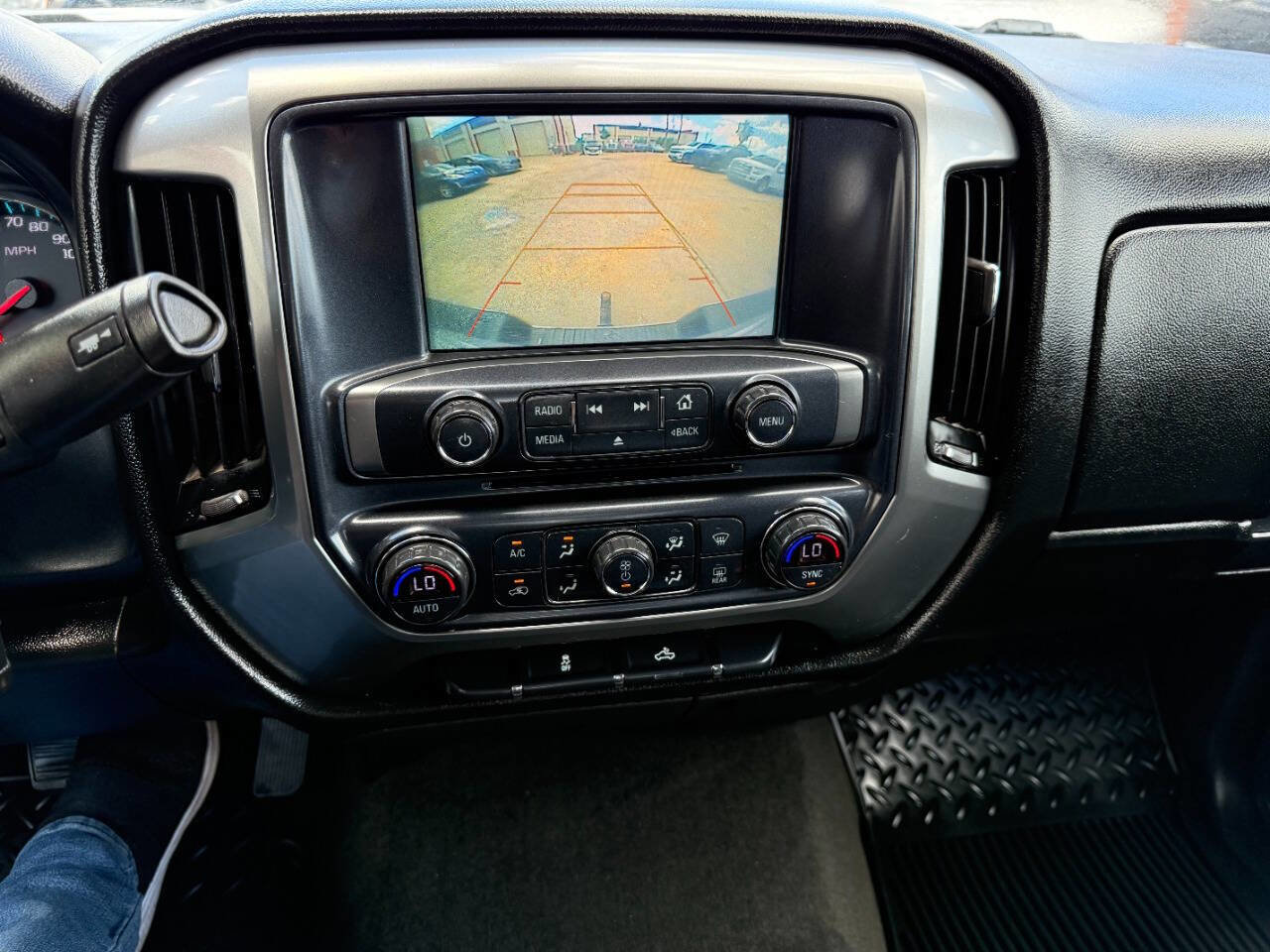 Used 2018 Chevrolet Silverado 1500 LT RWD image 16