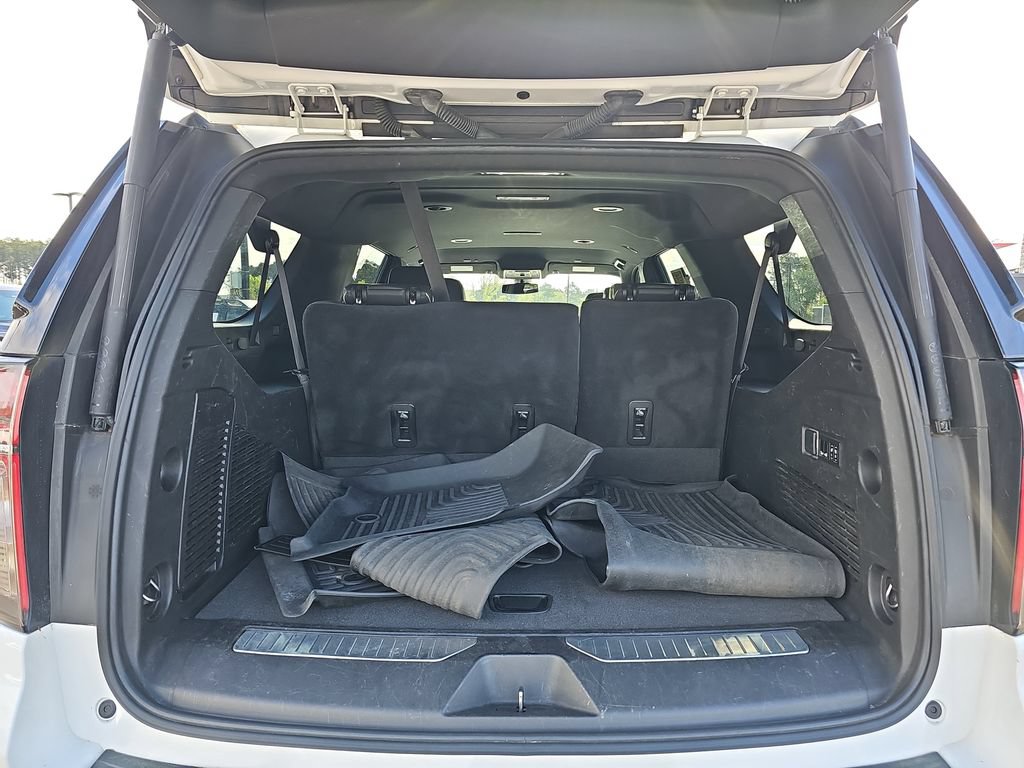 Used 2022 Chevrolet Suburban Premier RWD image 17