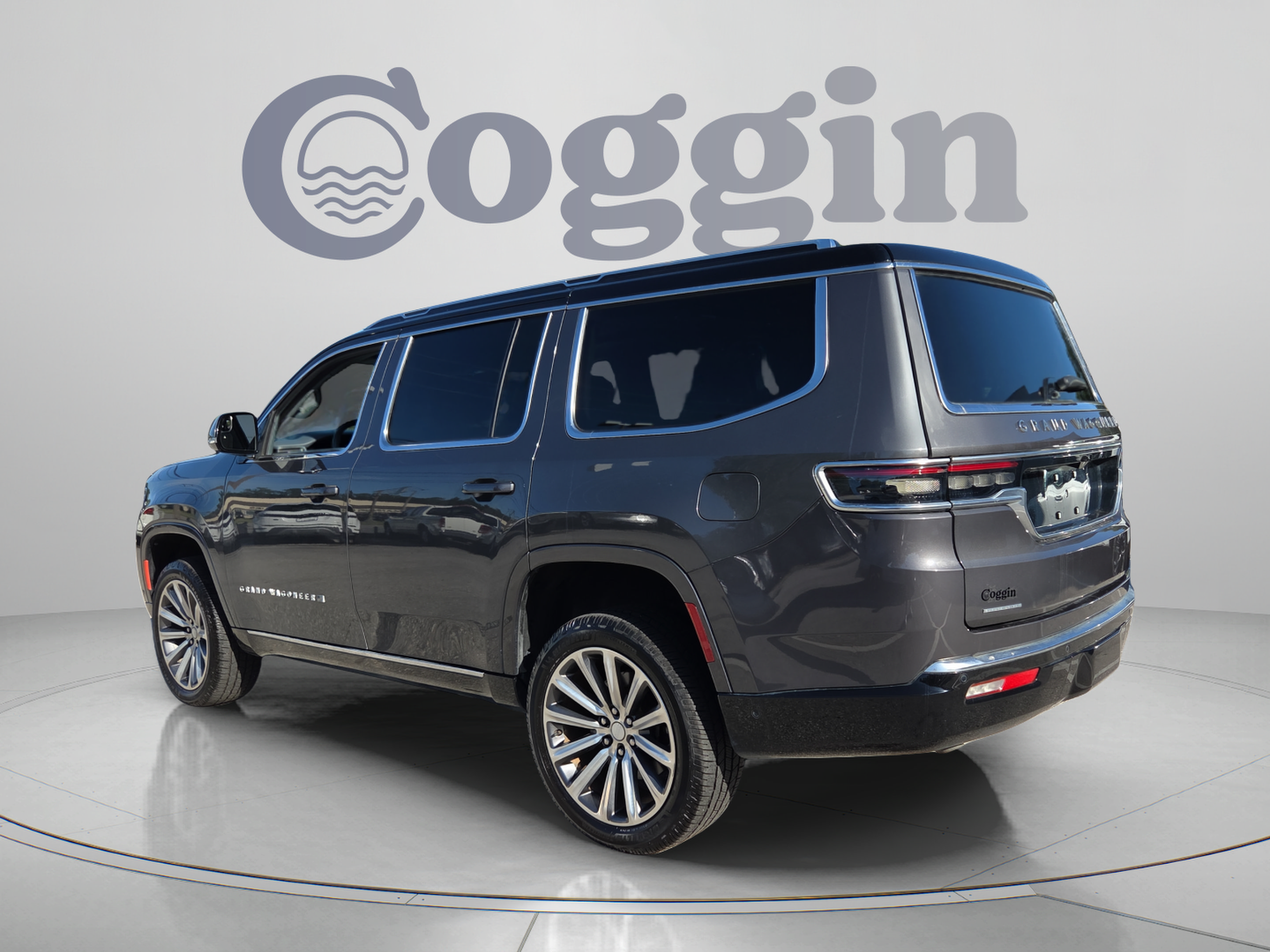 Used 2022 Jeep Grand Wagoneer Series II w/ Convenience Group III AWD/4WD image 3