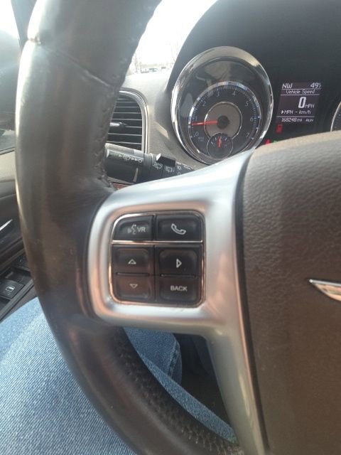 Used 2013 Chrysler Town & Country Touring image 27