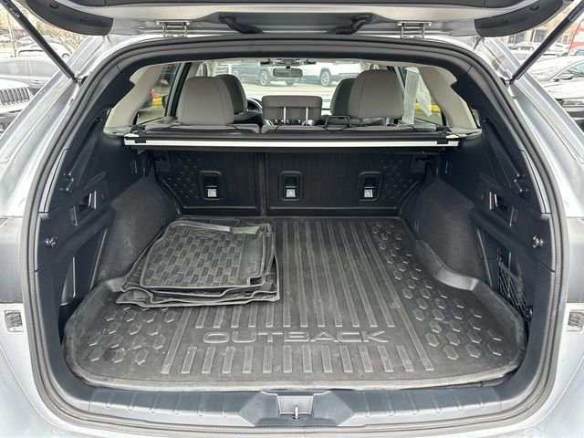Used 2023 Subaru Outback Premium image 12
