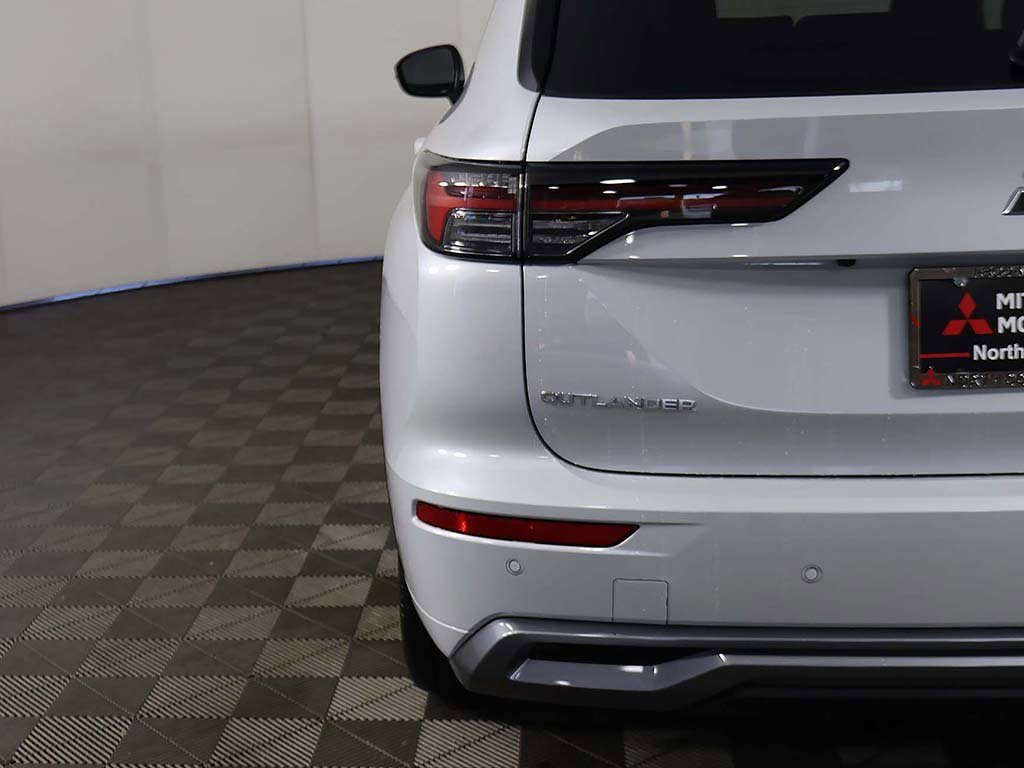 New 2026 Mitsubishi Outlander SEL image 21