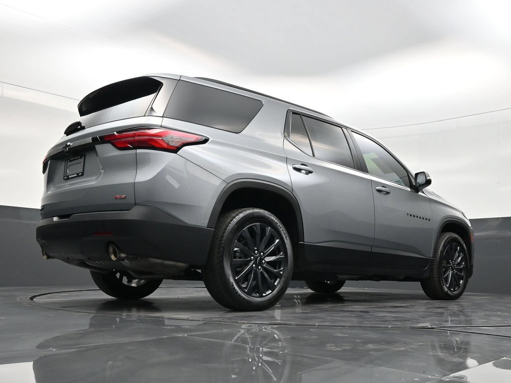 Used 2023 Chevrolet Traverse RS FWD image 21