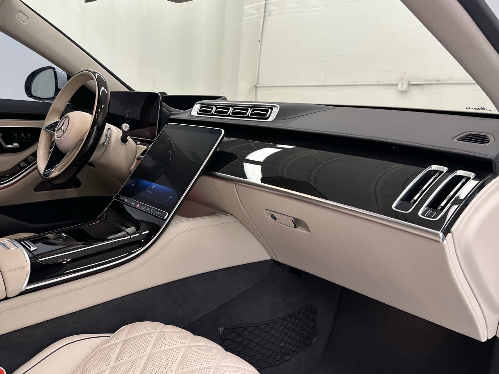 Used 2024 Mercedes-Benz S 580 4MATIC Sedan image 16