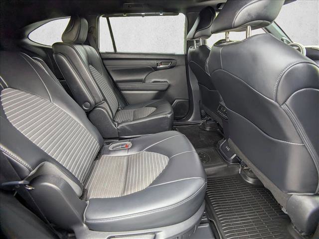 Used 2023 Toyota Highlander XSE AWD/4WD image 21