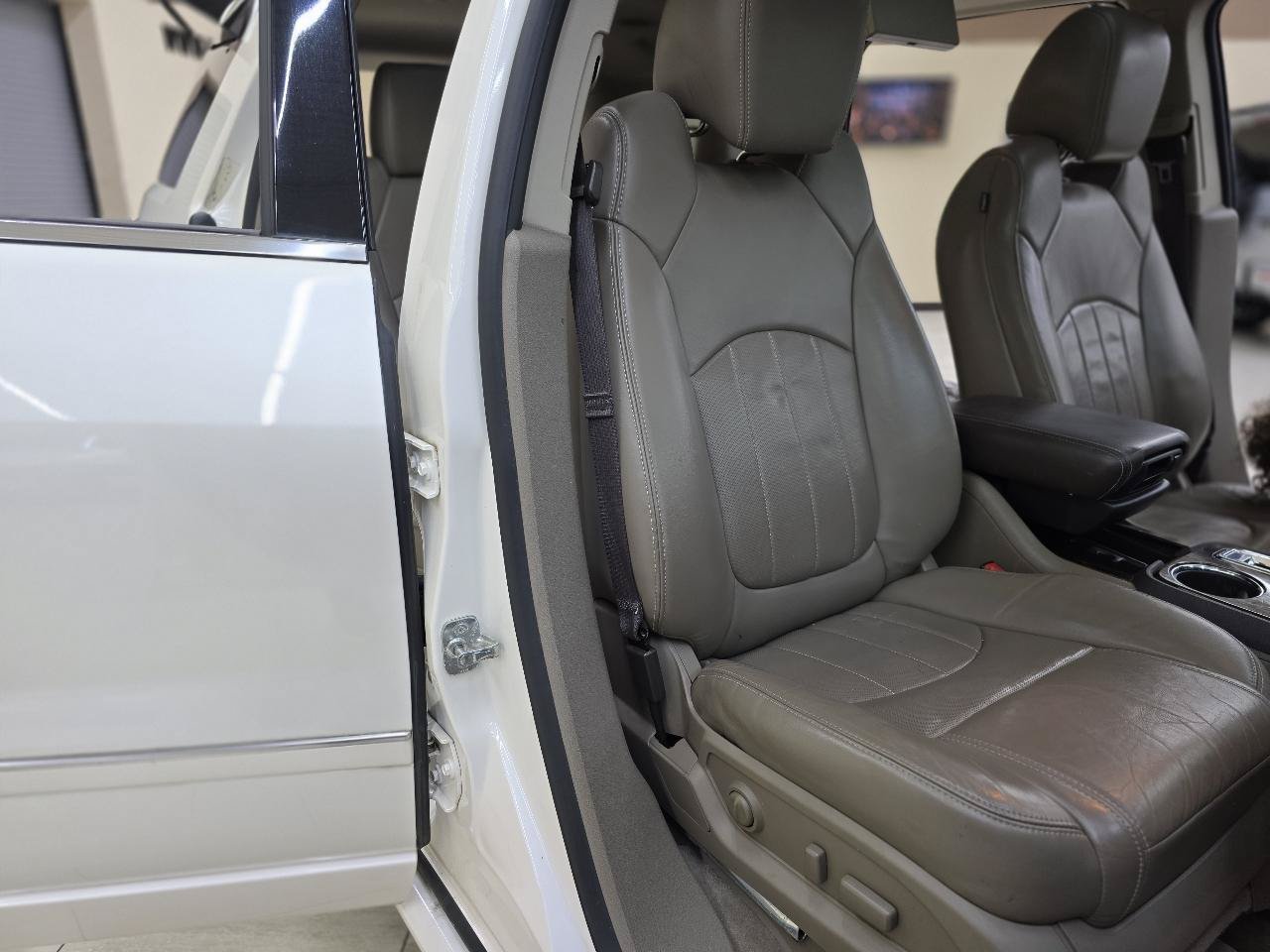 Used 2013 GMC Acadia Denali FWD image 20