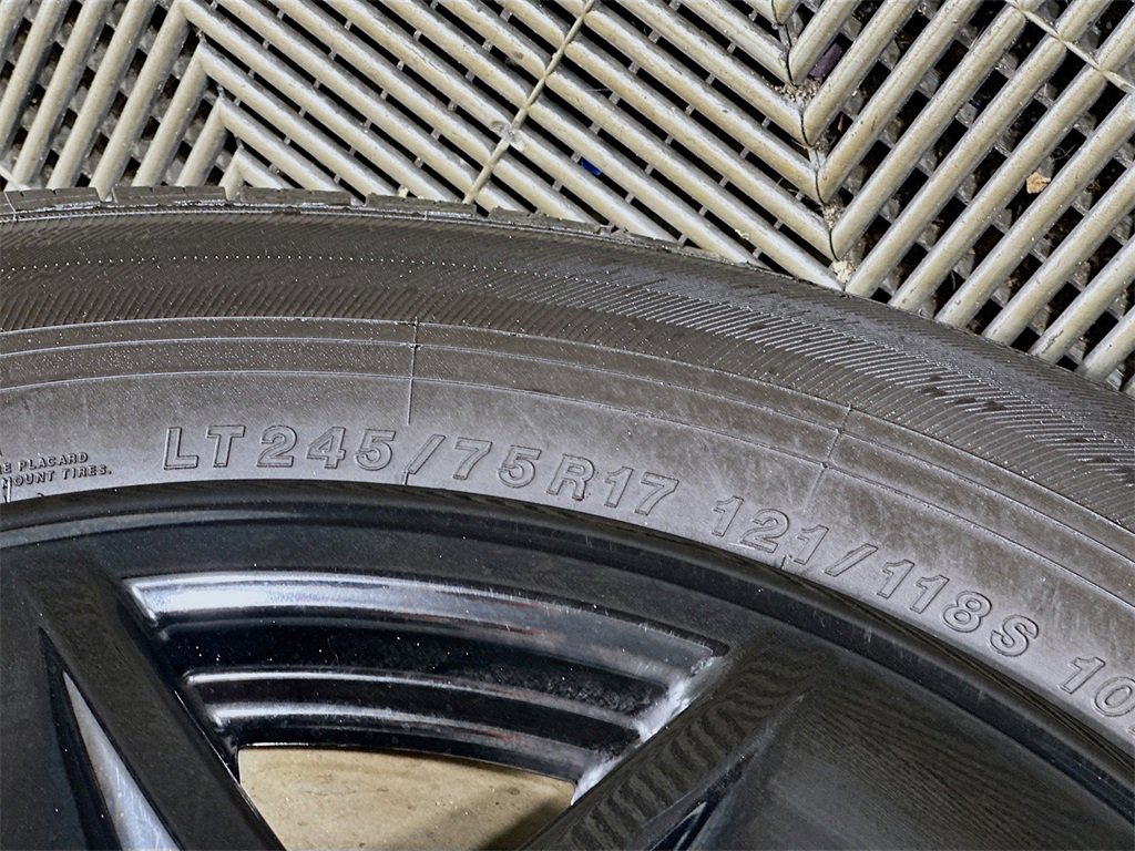 Used 2023 Jeep Gladiator Sport image 33