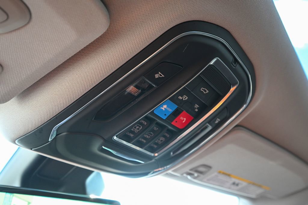 Used 2022 Jeep Grand Cherokee L Limited w/ Luxury Tech Group II image 43