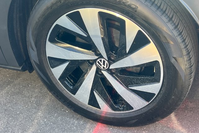 Used 2024 Volkswagen ID.4 2WD image 4