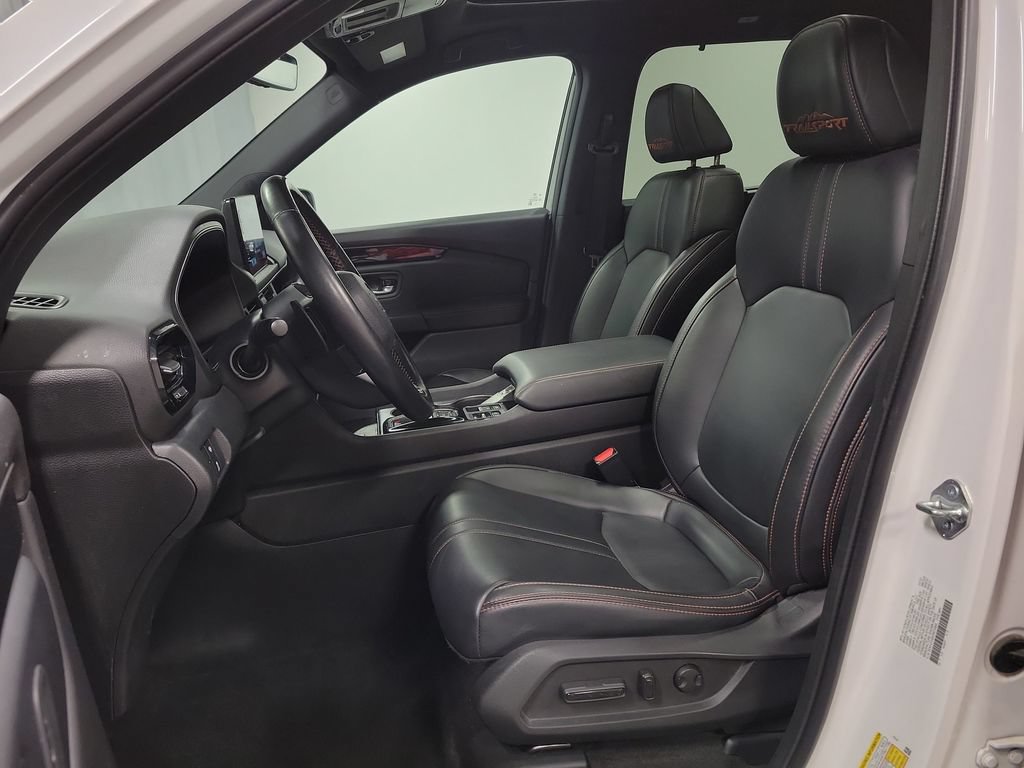 Used 2023 Honda Pilot TrailSport image 13