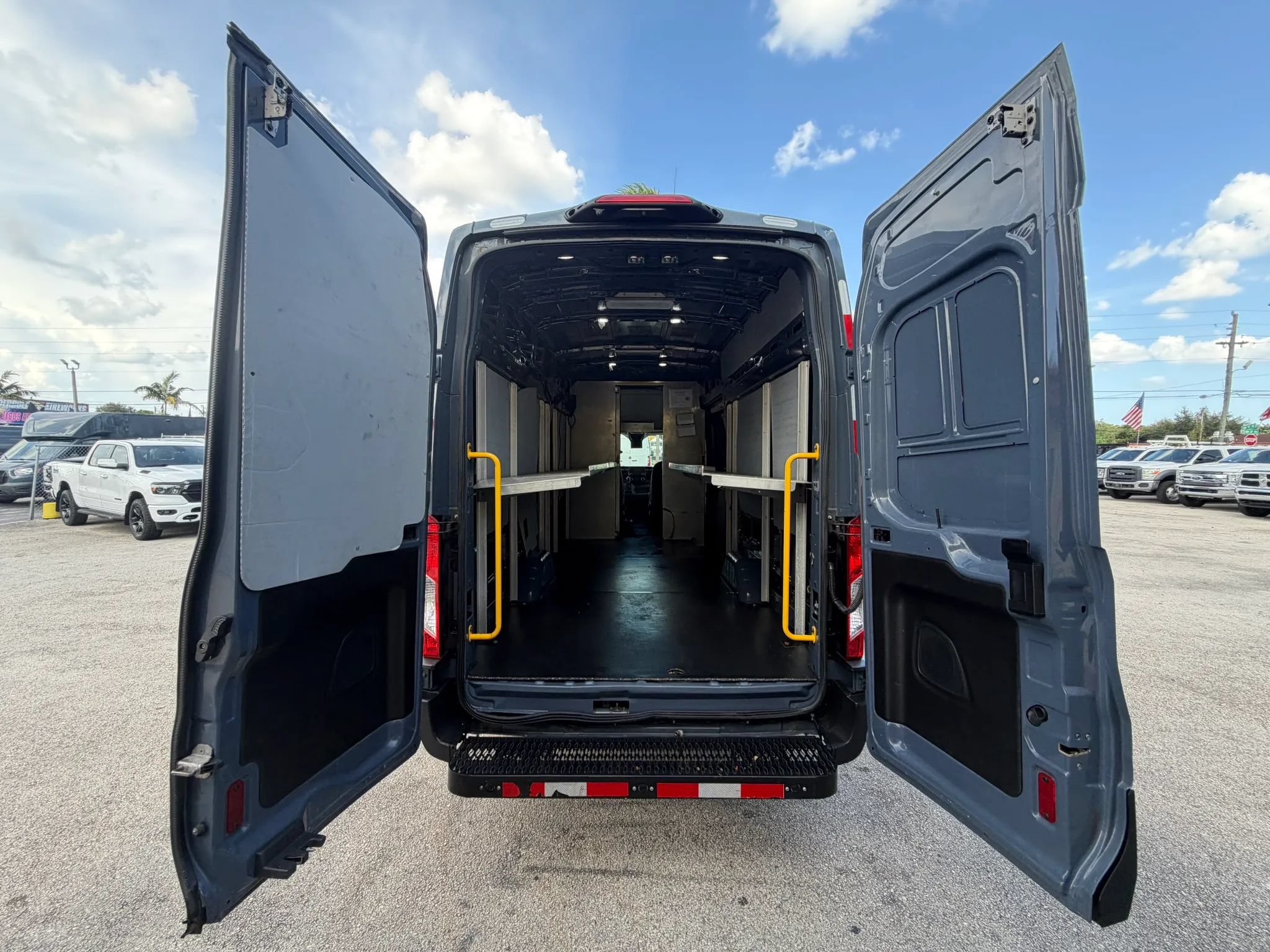 Used 2020 Ford Transit 250 148 High Roof Extended RWD image 5