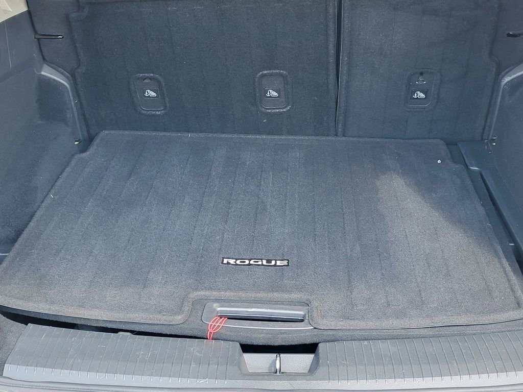 Used 2023 Nissan Rogue SV image 28