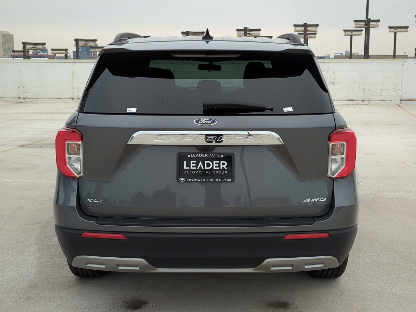 Used 2023 Ford Explorer XLT w/ Equipment Group 202A image 6