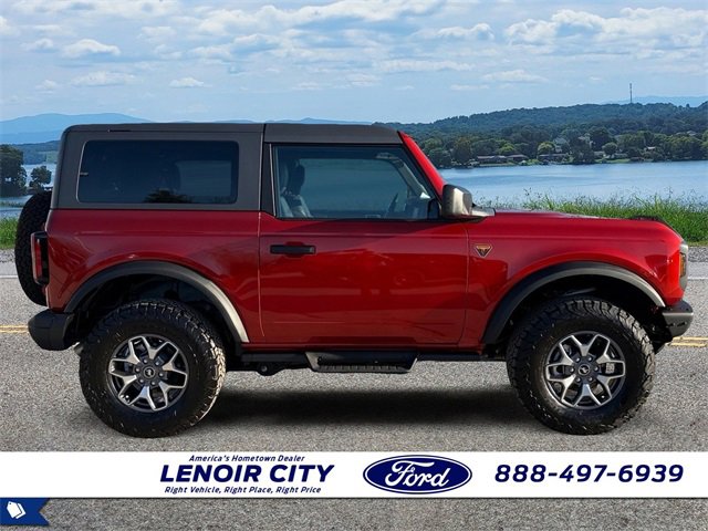 Used 2024 Ford Bronco Badlands image 8