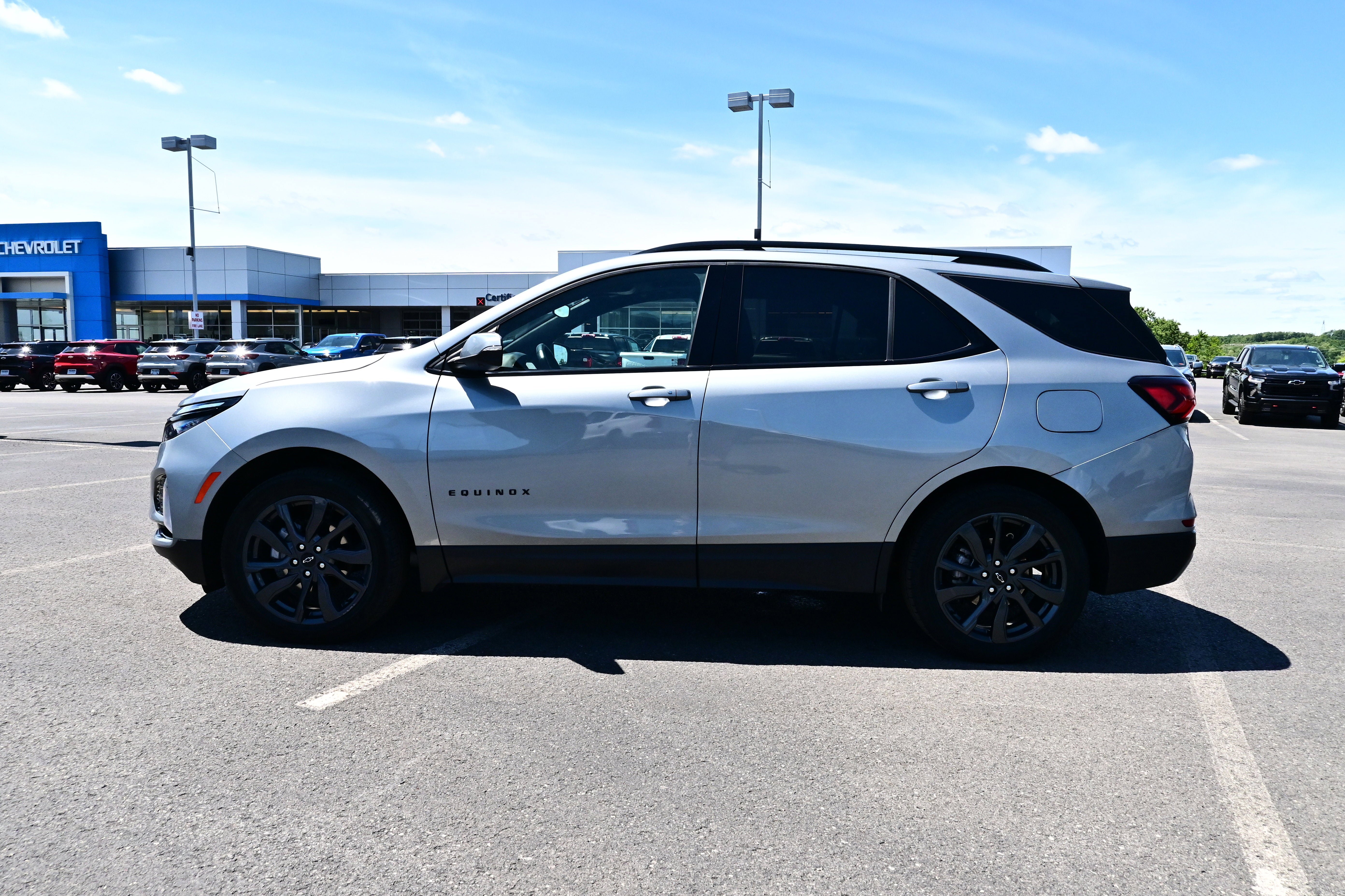 Used 2024 Chevrolet Equinox RS w/ RS Leather Package AWD/4WD image 5