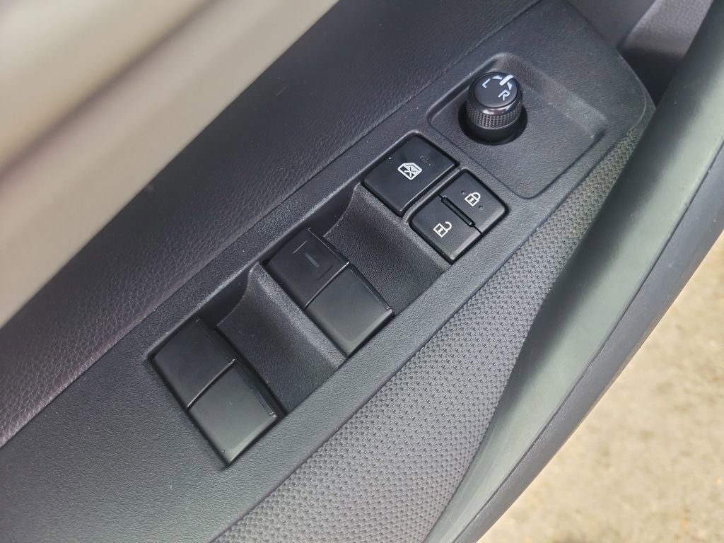 Used 2023 Toyota Corolla LE FWD image 13