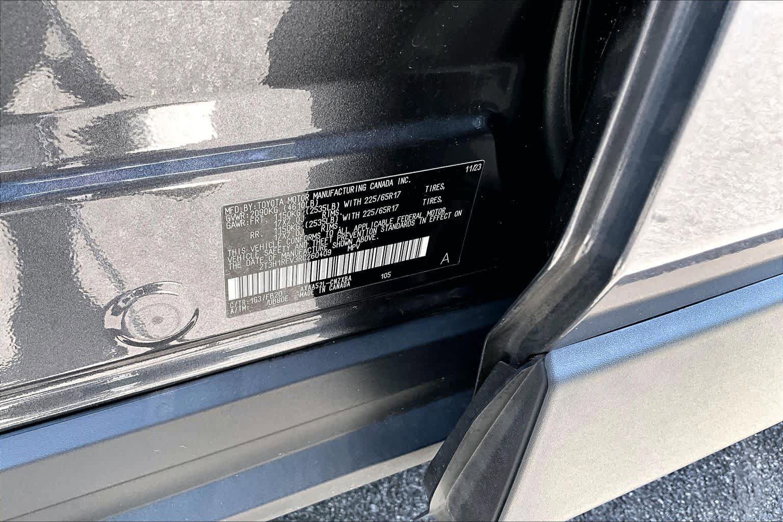 Used 2024 Toyota RAV4 LE FWD image 33
