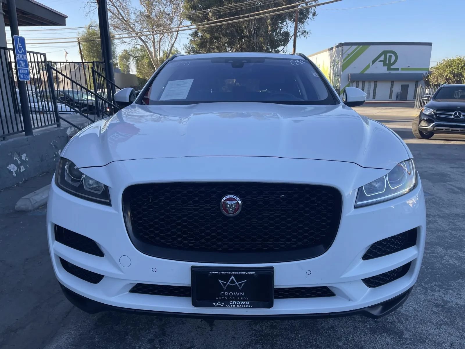 Used 2019 Jaguar F-PACE Premium AWD/4WD image 2