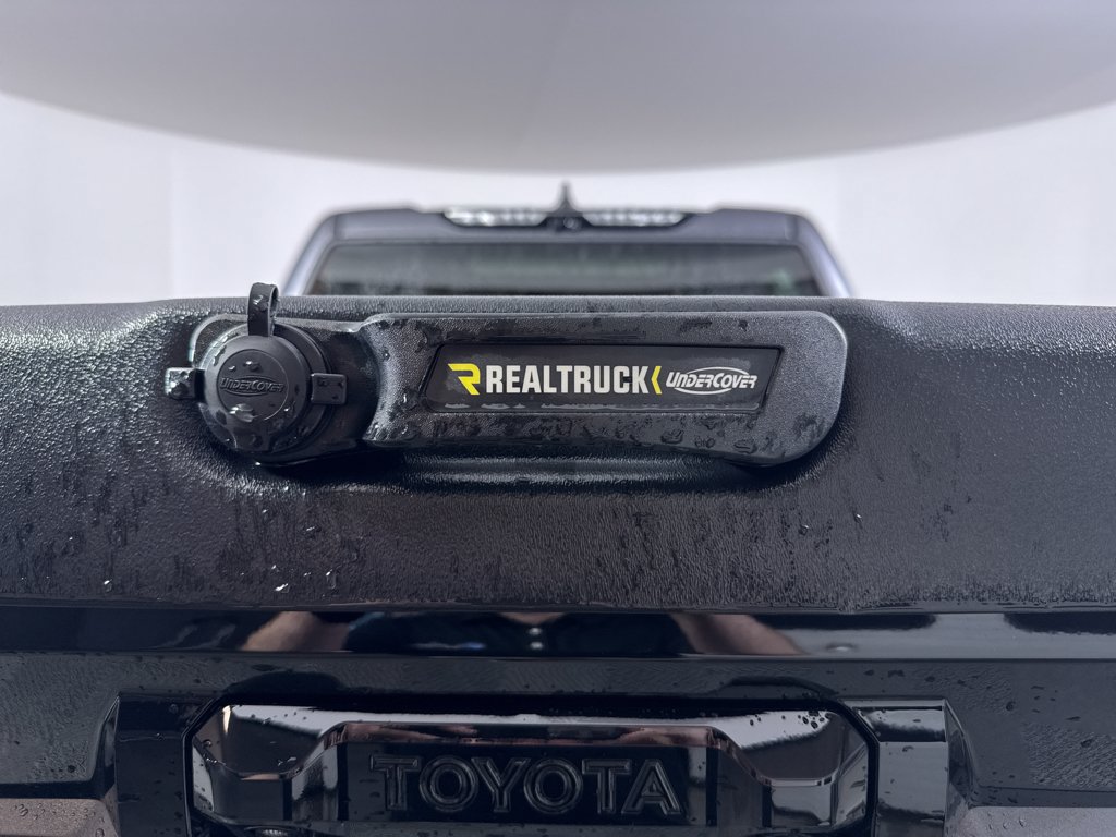 Used 2024 Toyota Tundra Platinum AWD/4WD image 10