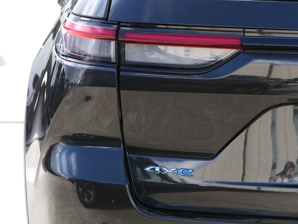 Used 2023 Jeep Grand Cherokee 4WD 4xe image 5