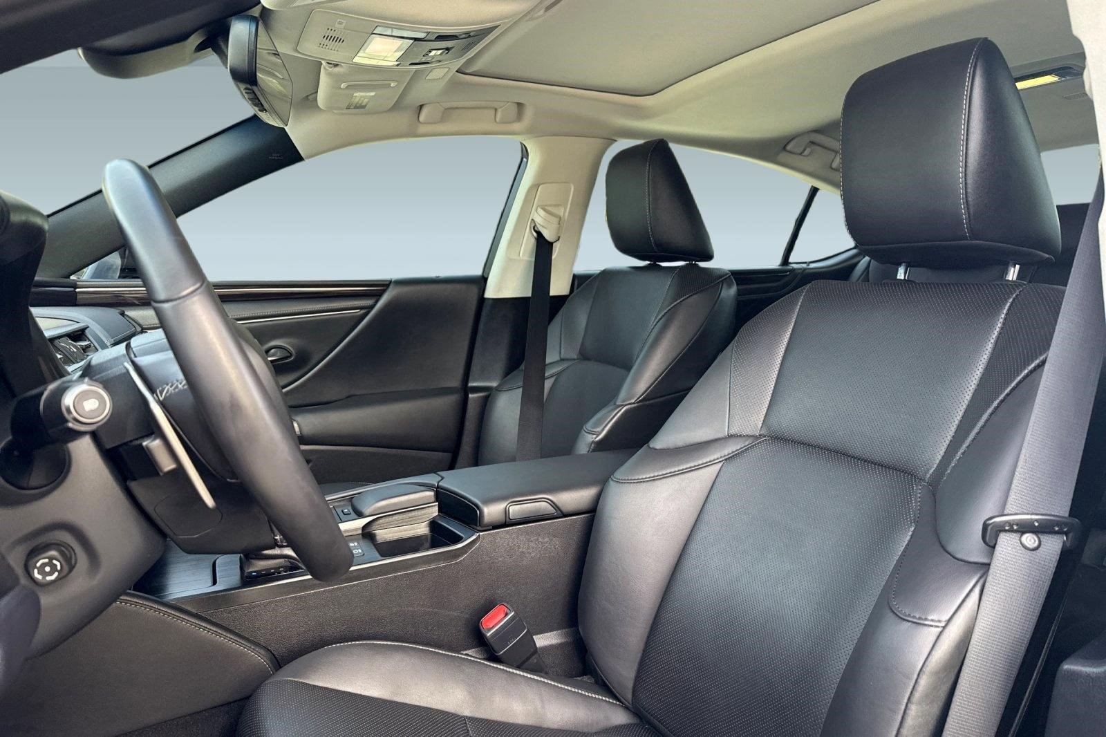 Used 2021 Lexus ES 300h w/ Premium Package image 22