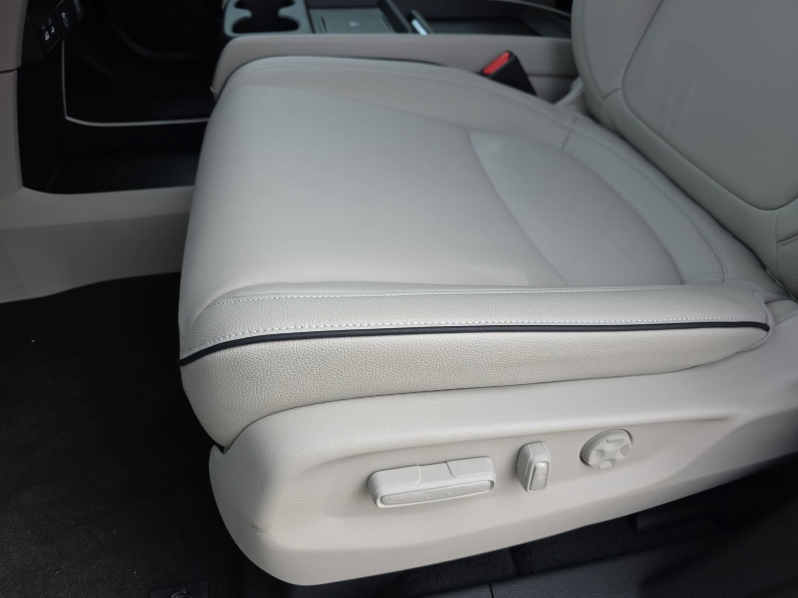 New 2026 Honda Odyssey Touring image 29